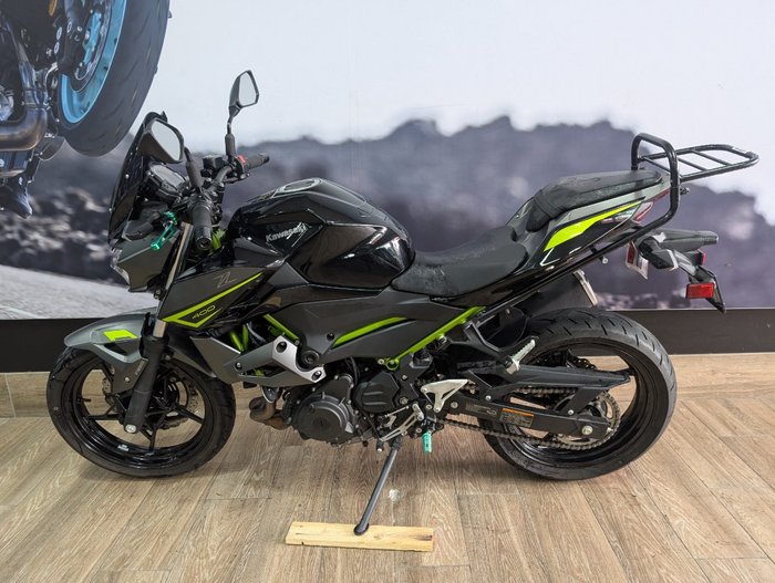 2023 Kawasaki Z400 Black