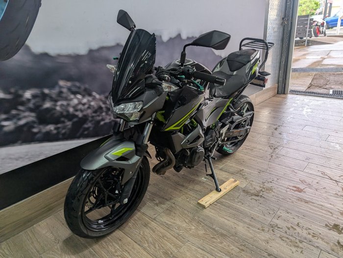 2023 Kawasaki Z400 Black