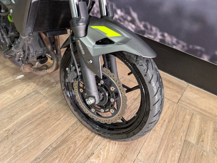 2023 Kawasaki Z400 Black