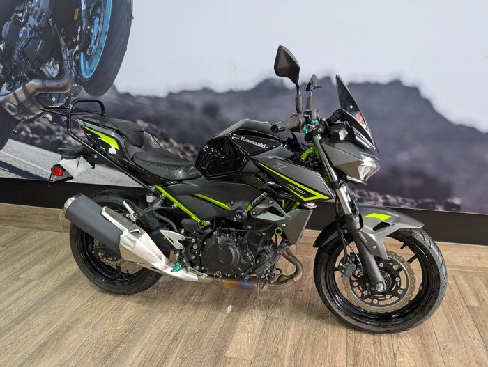 2023 Kawasaki Z400 Black