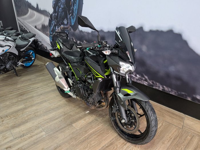 2023 Kawasaki Z400 Black
