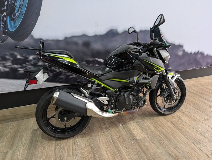 2023 Kawasaki Z400 Black