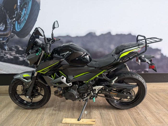 2023 Kawasaki Z400 Black
