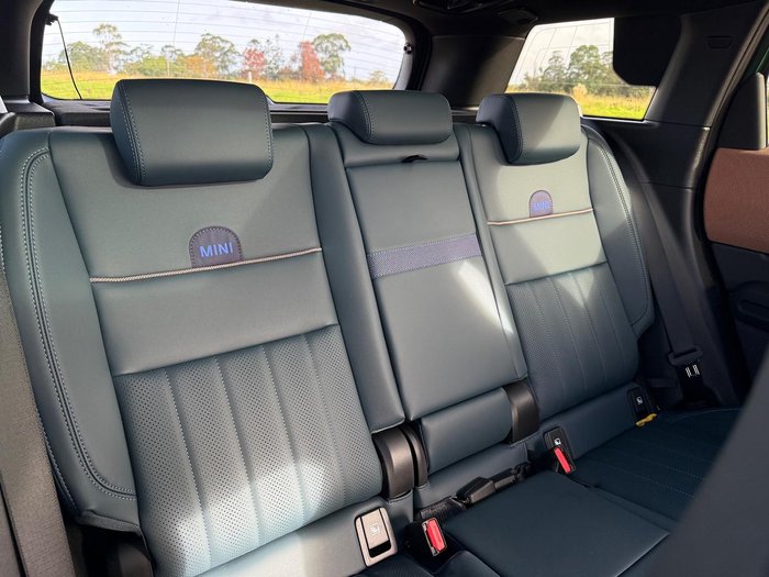 2025 MINI Countryman S Favoured
