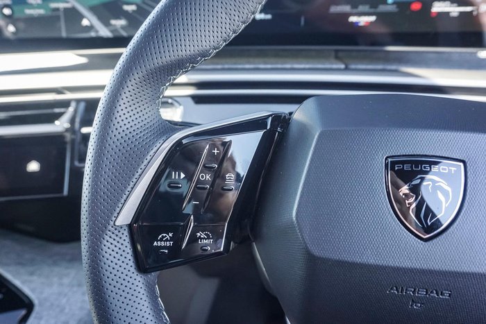 2025 Peugeot 5008 GT Premium Hybrid