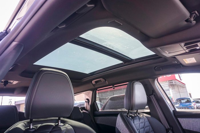 2025 Peugeot 5008 GT Premium Hybrid