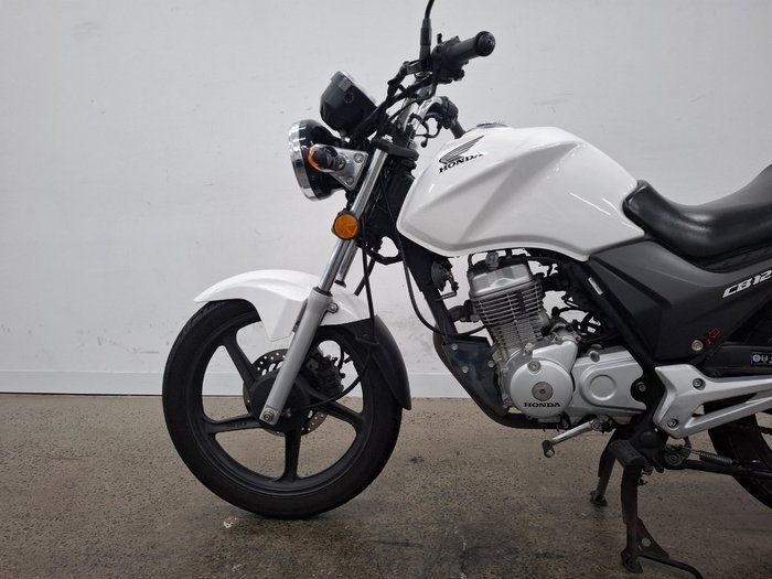 2016 Honda CB125E White