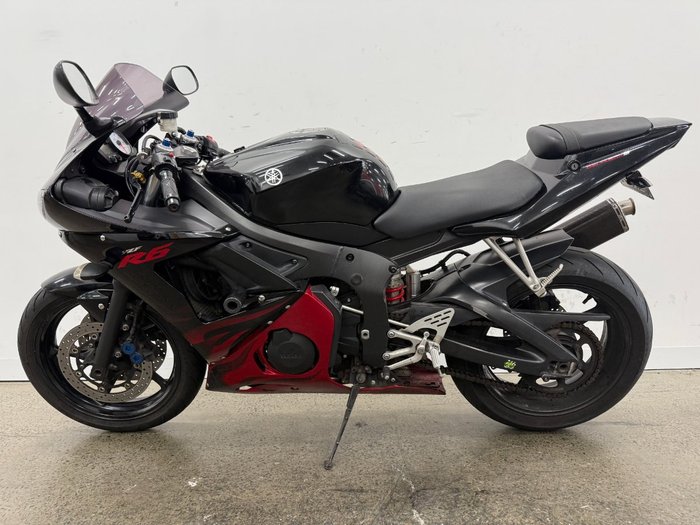 2002 Yamaha YZF-R6 Black