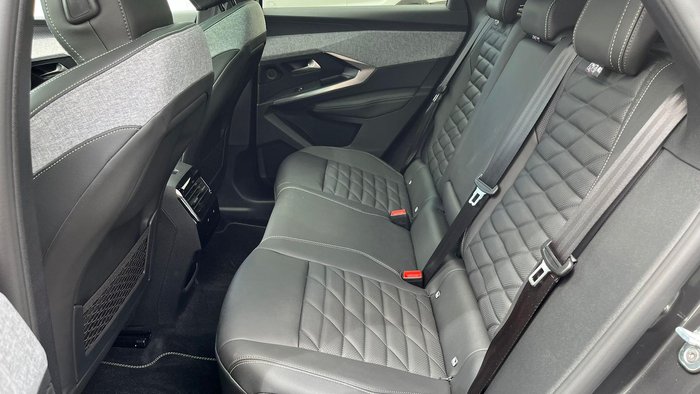 2024 Peugeot 3008 GT Premium Hybrid