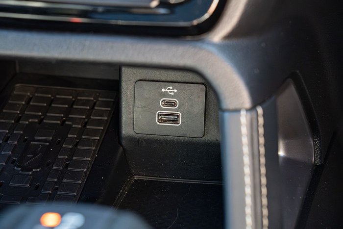 2023 Ford Everest Platinum