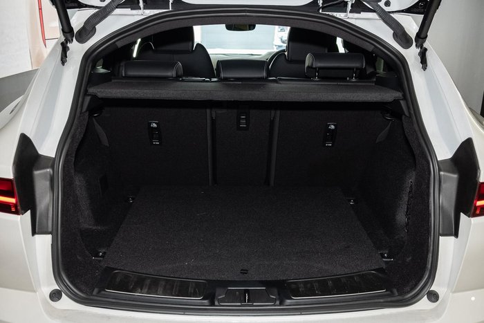 2024 Jaguar E-PACE P250 R-Dynamic SE