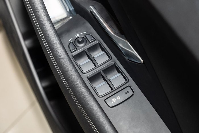 2024 Jaguar E-PACE P250 R-Dynamic SE