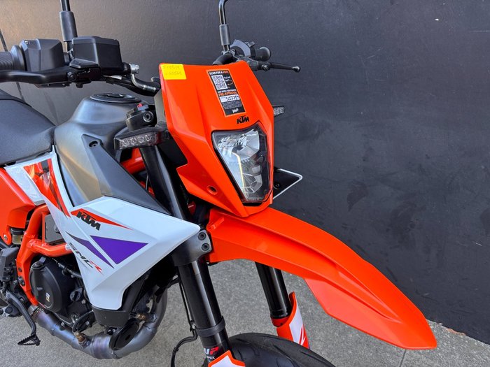 2025 Ktm 390 SMC R ORANGE