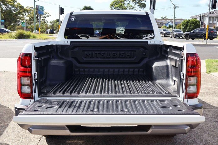 2025 Mitsubishi Triton GLS