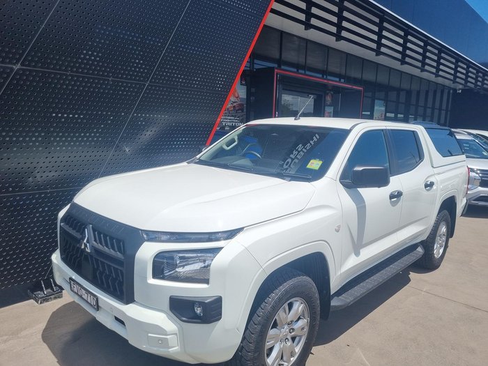 2025 Mitsubishi Triton GLX+