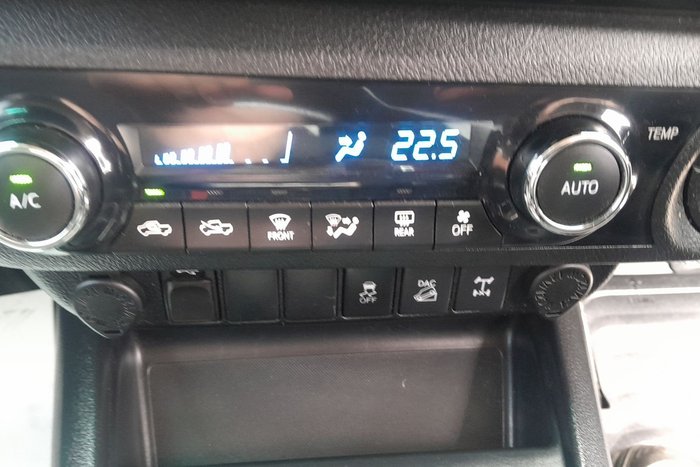 2016 Toyota Hilux SR5