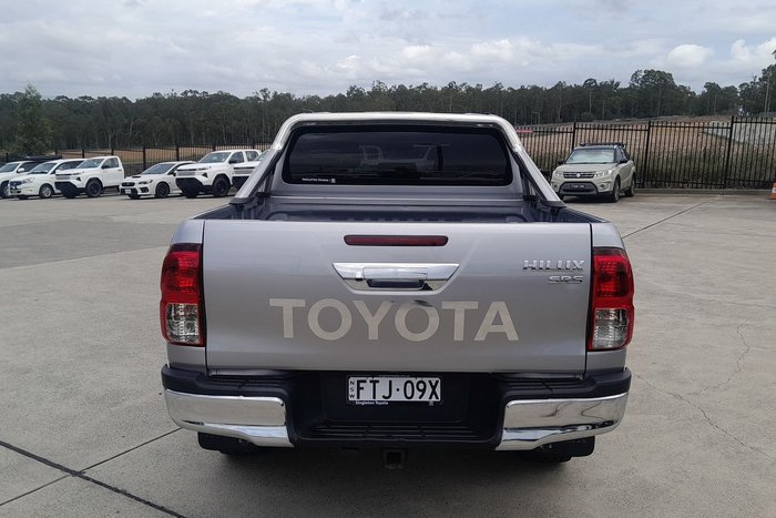 2016 Toyota Hilux SR5