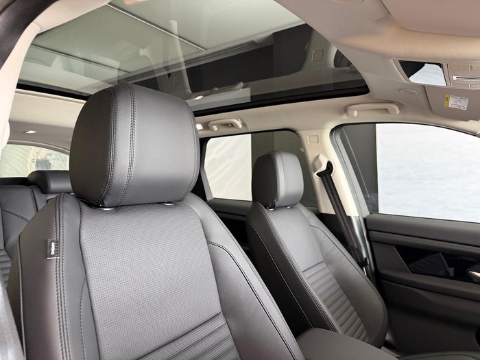 2024 Land Rover Discovery Sport P200 S