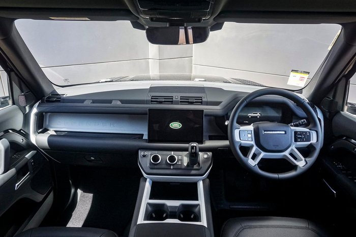 2025 Land Rover Defender 110 D350 X-Dynamic SE