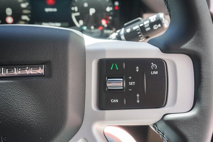 2025 Land Rover Defender 110 D350 X-Dynamic SE