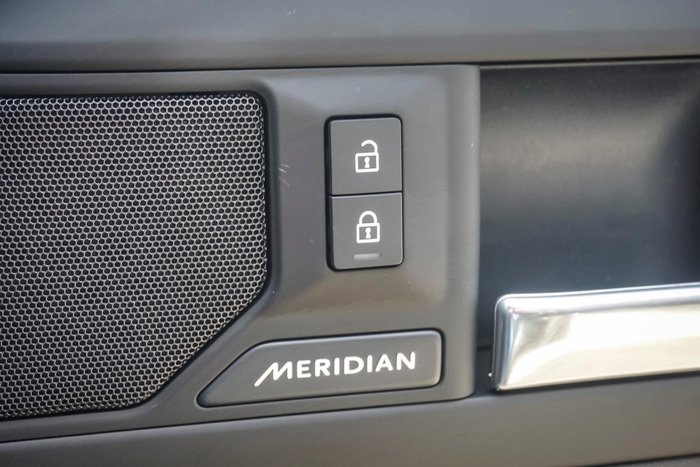 2025 Land Rover Defender 110 D250 S