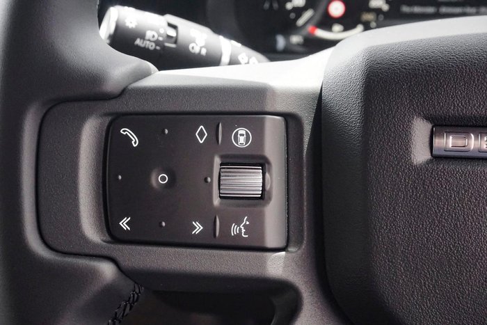 2025 Land Rover Defender 110 D250 S