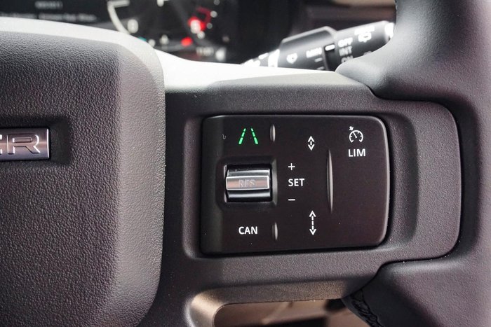 2025 Land Rover Defender 110 D250 S