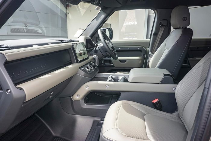 2025 Land Rover Defender 110 D250 S