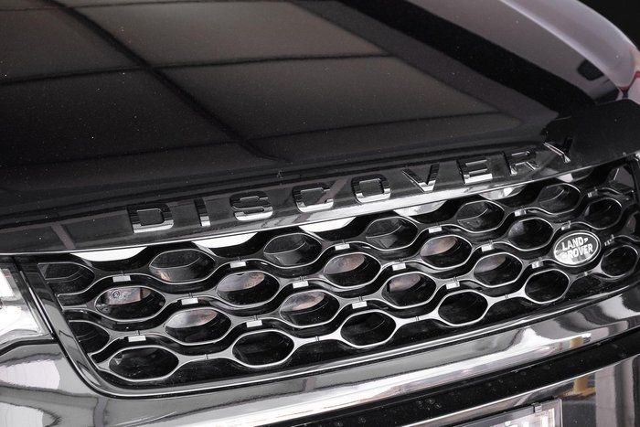 2025 Land Rover Discovery Sport P300e Dynamic SE