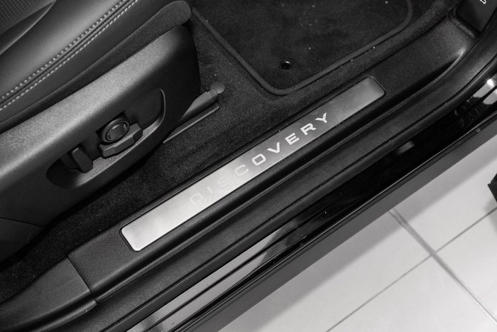 2025 Land Rover Discovery Sport P300e Dynamic SE