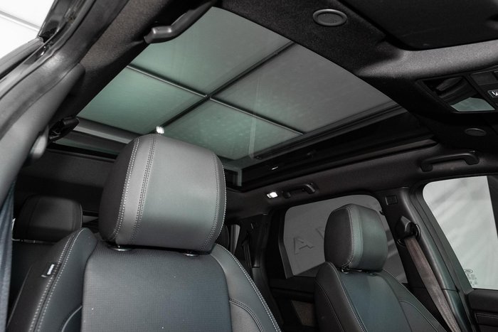 2025 Land Rover Discovery Sport P300e Dynamic SE