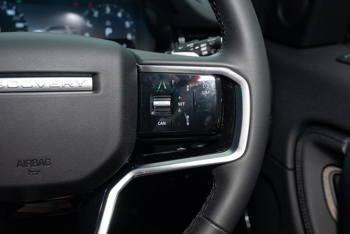 2025 Land Rover Discovery Sport P300e Dynamic SE