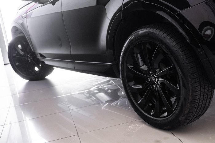 2025 Land Rover Discovery Sport P300e Dynamic SE