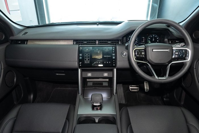 2025 Land Rover Discovery Sport P300e Dynamic SE