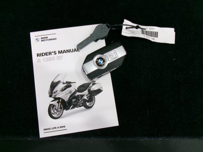 2023 BMW Motorrad R 1250 RT IMPERIAL BLUE METALLIC