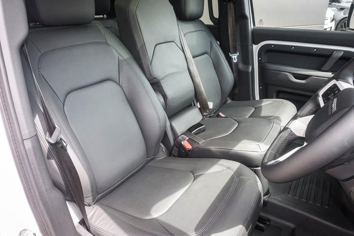 2025 Land Rover Defender 110 D350 X-Dynamic SE