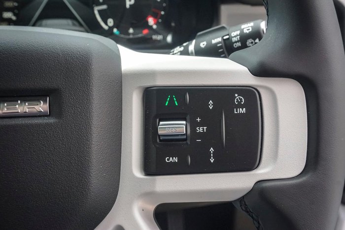 2025 Land Rover Defender 110 D350 X-Dynamic SE