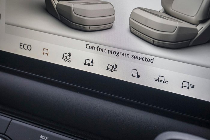 2025 Land Rover Defender 110 D350 X-Dynamic SE