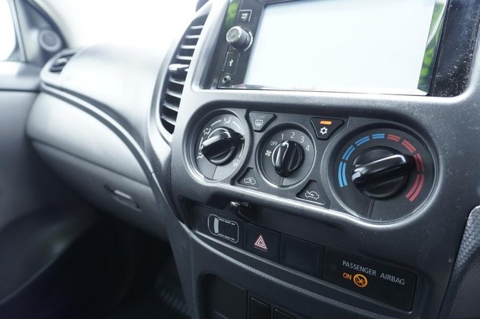 2015 Mitsubishi Triton GLX