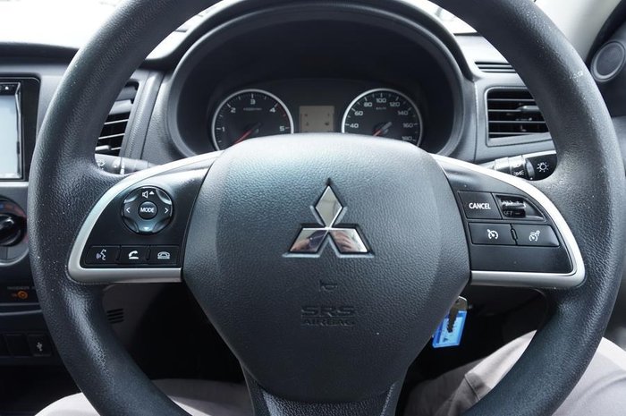 2015 Mitsubishi Triton GLX