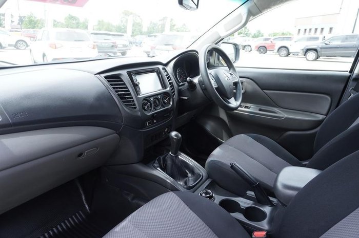 2015 Mitsubishi Triton GLX