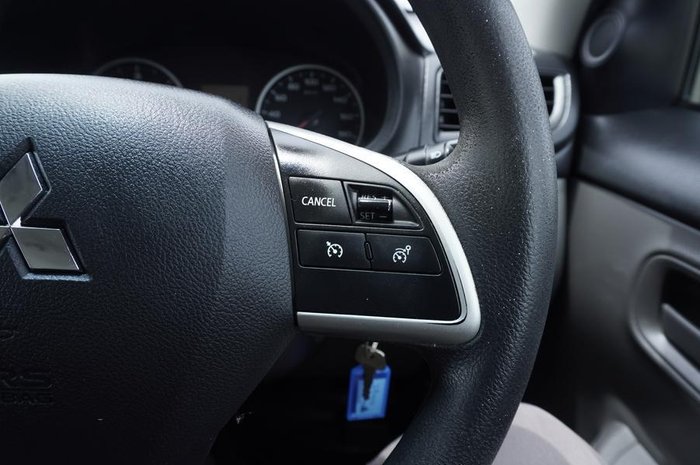 2015 Mitsubishi Triton GLX