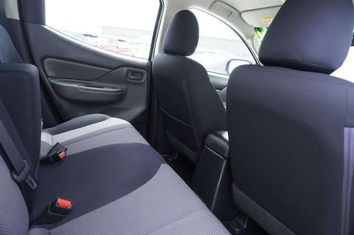 2015 Mitsubishi Triton GLX