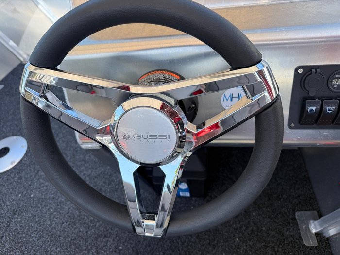 2025 Makocraft 521 HD S.U.V