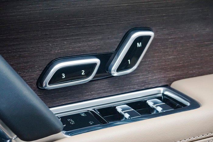 2025 Land Rover Range Rover P530 Autobiography