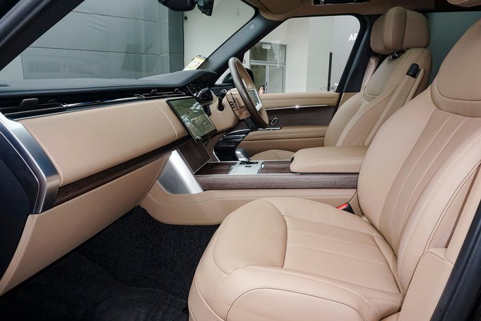 2025 Land Rover Range Rover P530 Autobiography