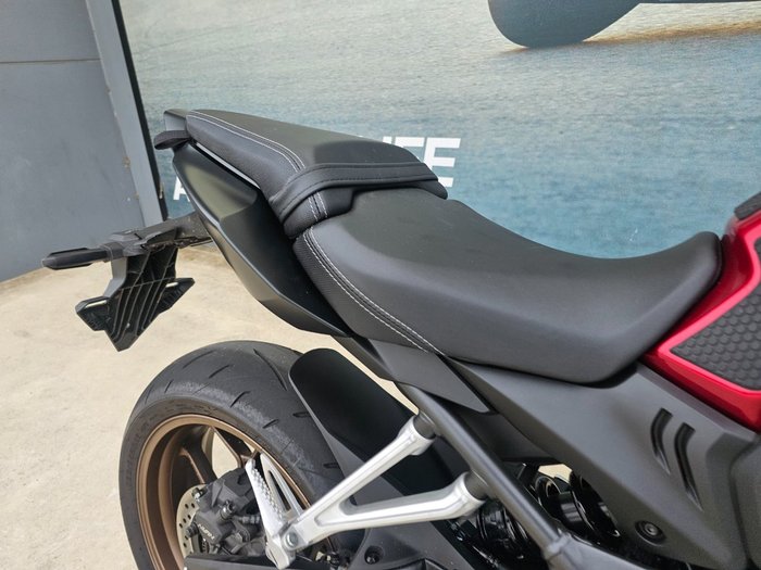 2024 Honda CB650RAC Red
