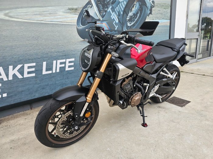 2024 Honda CB650RAC Red