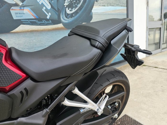 2024 Honda CB650RAC Red