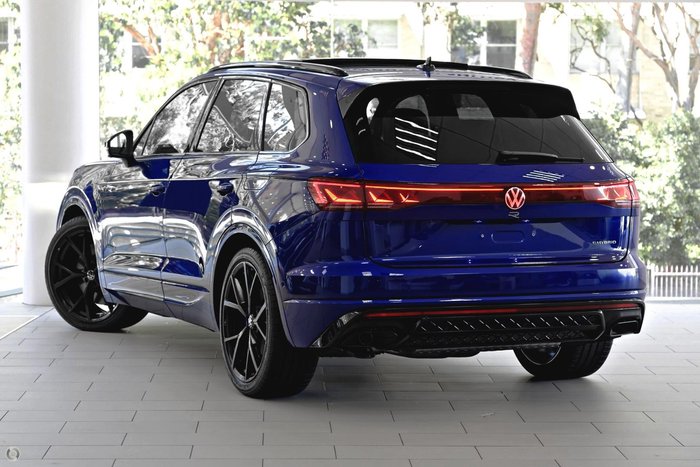 2025 Volkswagen Touareg R